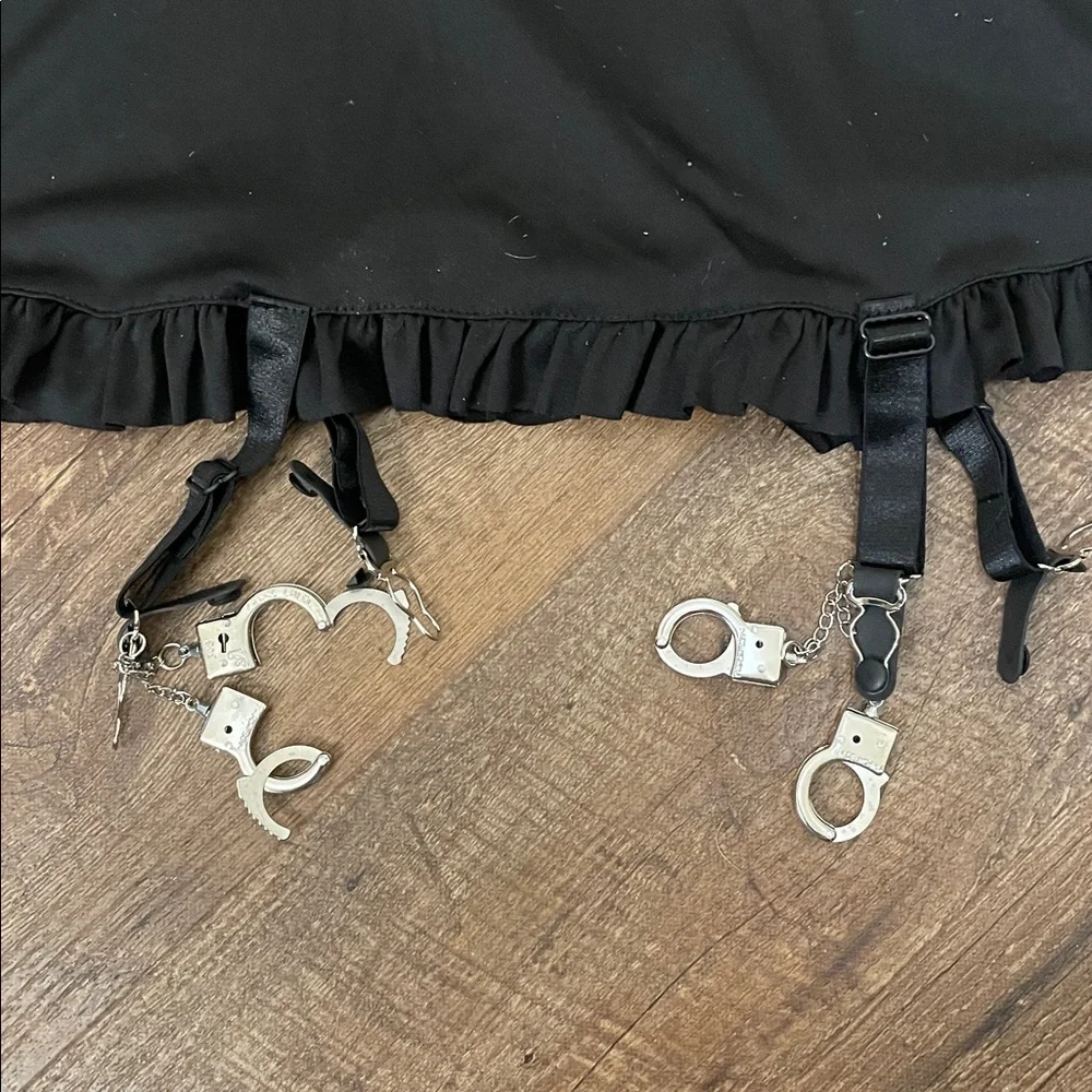 Naughty police NWOT - Picture 3 of 6